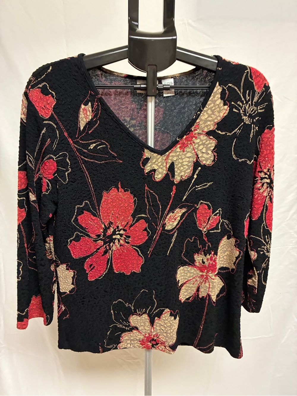 Chico’s Women’s V-Neck Floral Knit Top - Black with Red & Cream Flowers Size 2